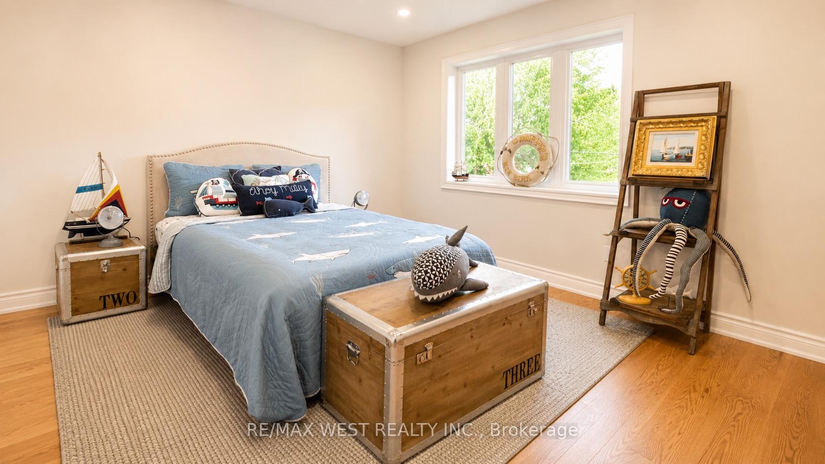 Photo 12 of 65 Foch Avenue, Etobicoke, Alderwood — HOMEH