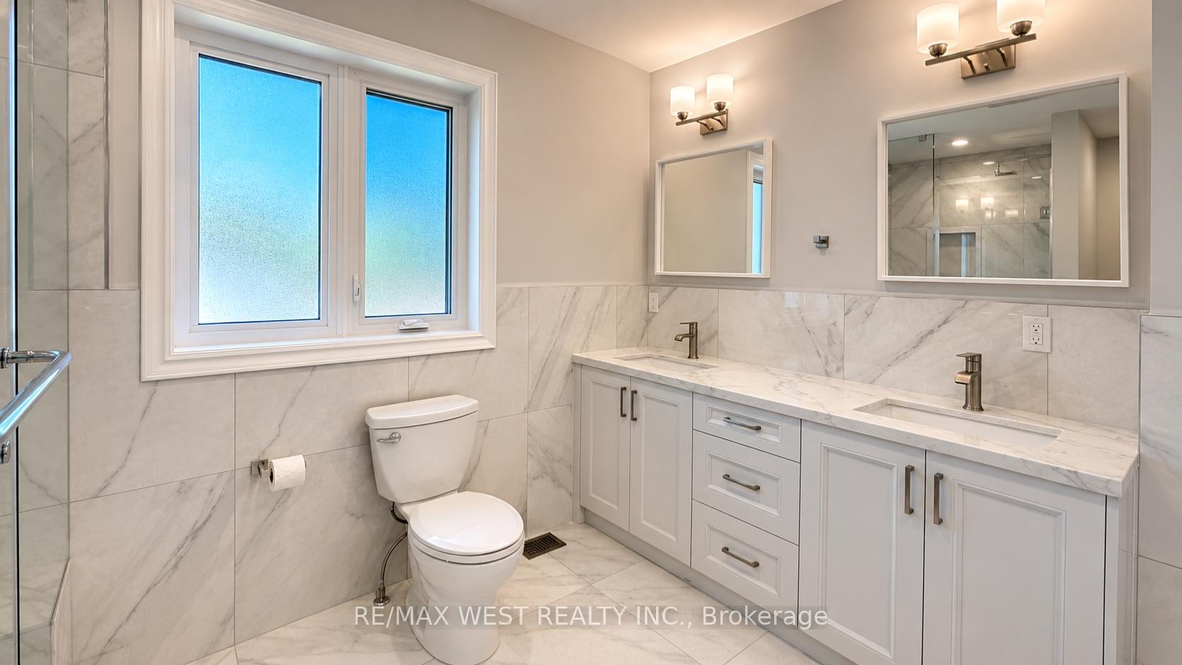 Photo 15 of 65 Foch Avenue, Etobicoke, Alderwood — HOMEH