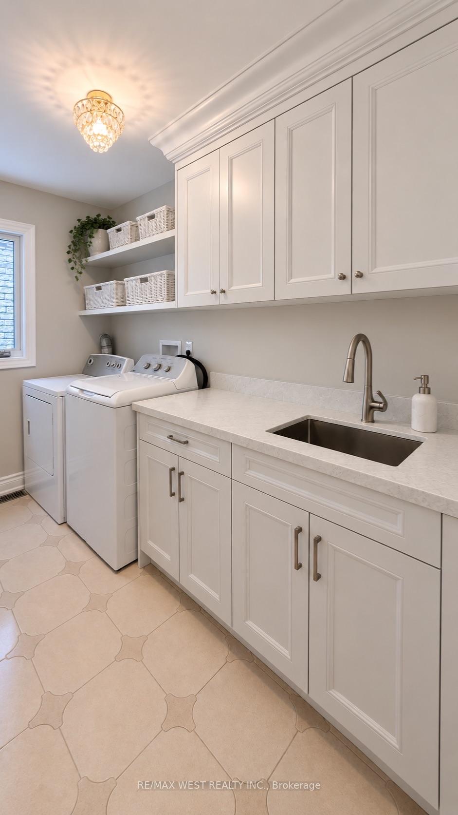 Photo 21 of 65 Foch Avenue, Etobicoke, Alderwood — HOMEH