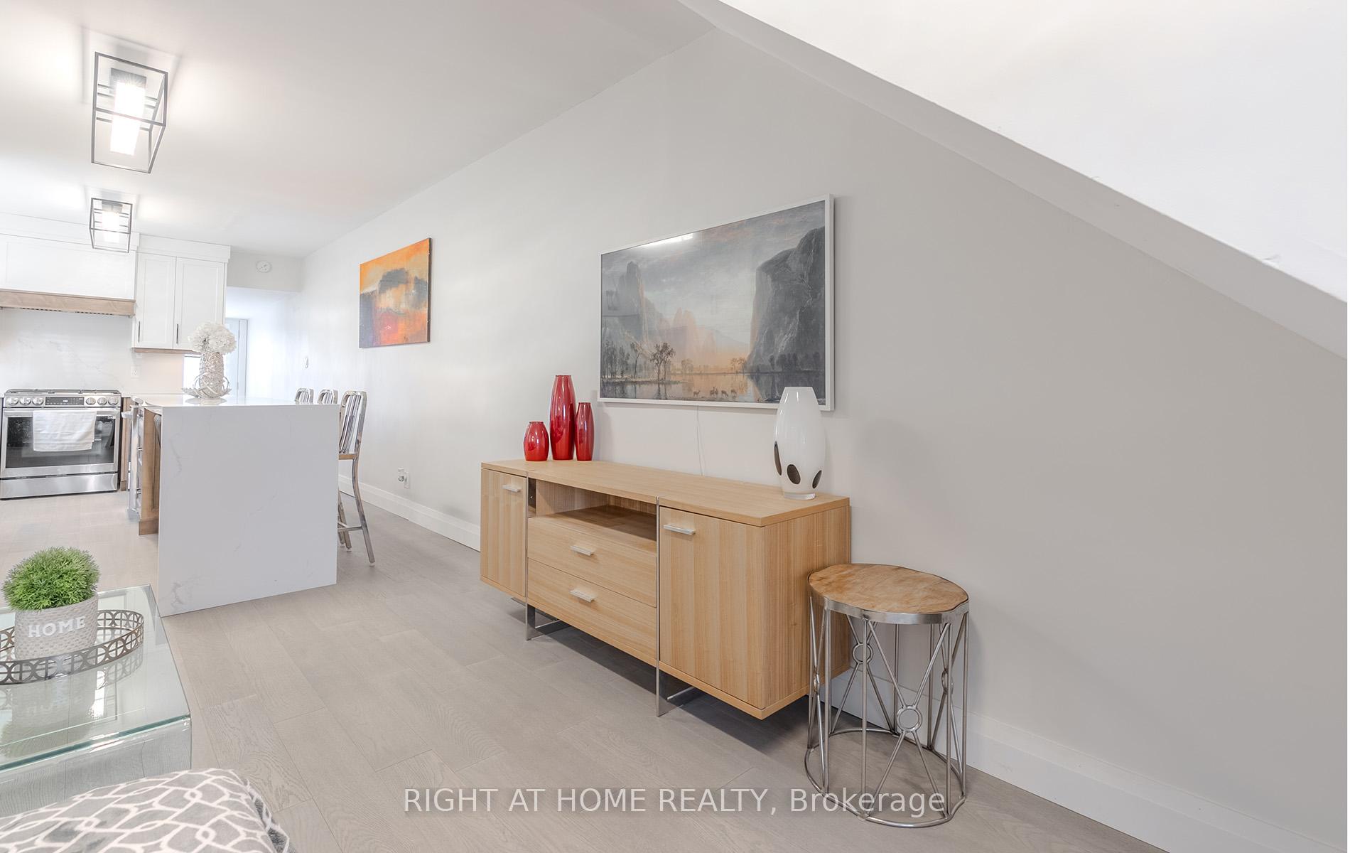 Photo 5 of 15 Hamstead Avenue, Toronto, Woodbine-Lumsden — HOMEH