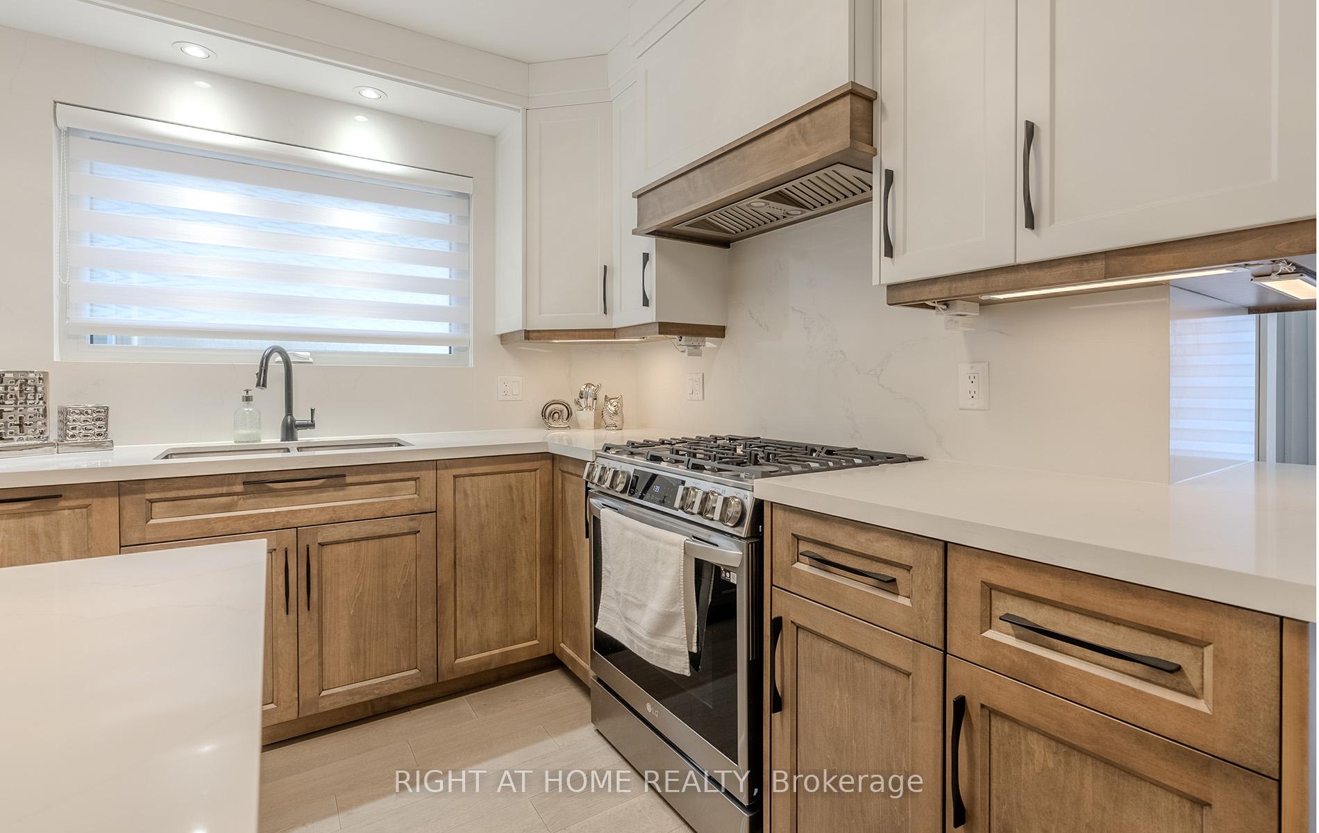 Photo 13 of 15 Hamstead Avenue, Toronto, Woodbine-Lumsden — HOMEH