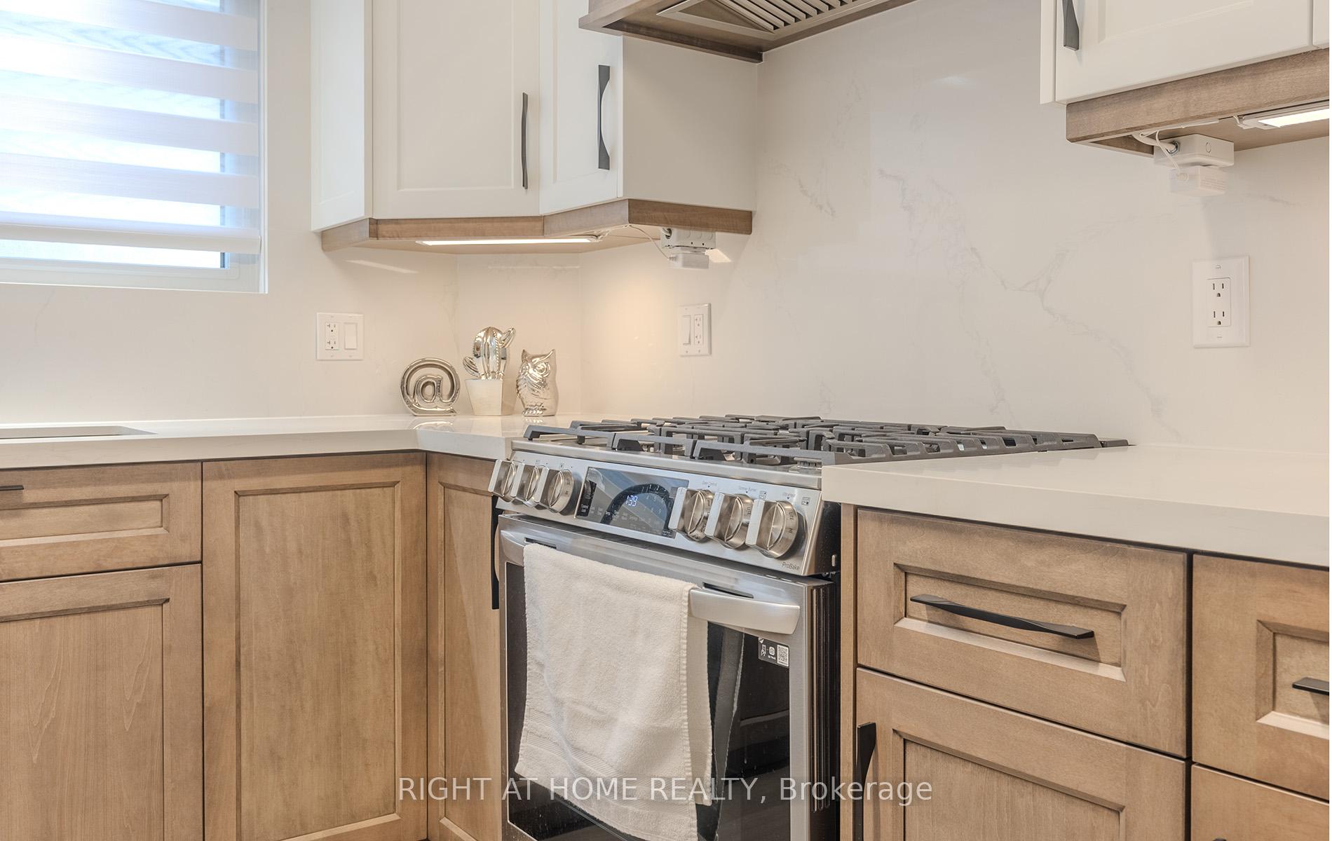Photo 14 of 15 Hamstead Avenue, Toronto, Woodbine-Lumsden — HOMEH