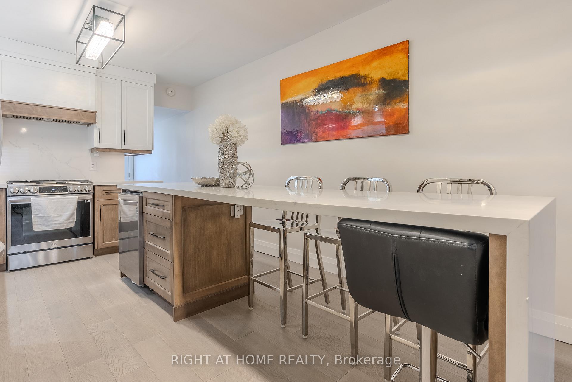 Photo 16 of 15 Hamstead Avenue, Toronto, Woodbine-Lumsden — HOMEH