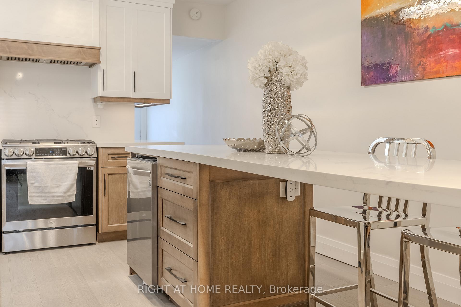 Photo 17 of 15 Hamstead Avenue, Toronto, Woodbine-Lumsden — HOMEH