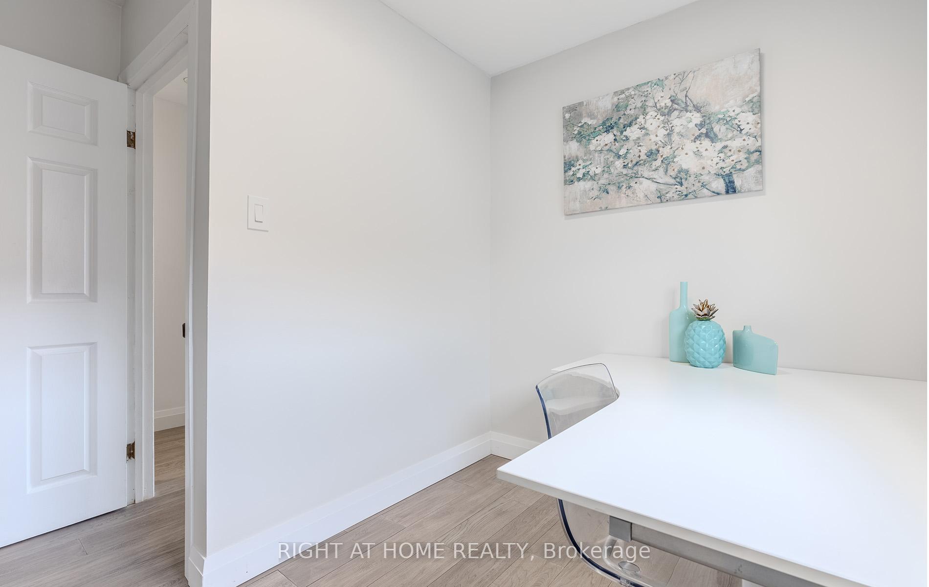 Photo 24 of 15 Hamstead Avenue, Toronto, Woodbine-Lumsden — HOMEH