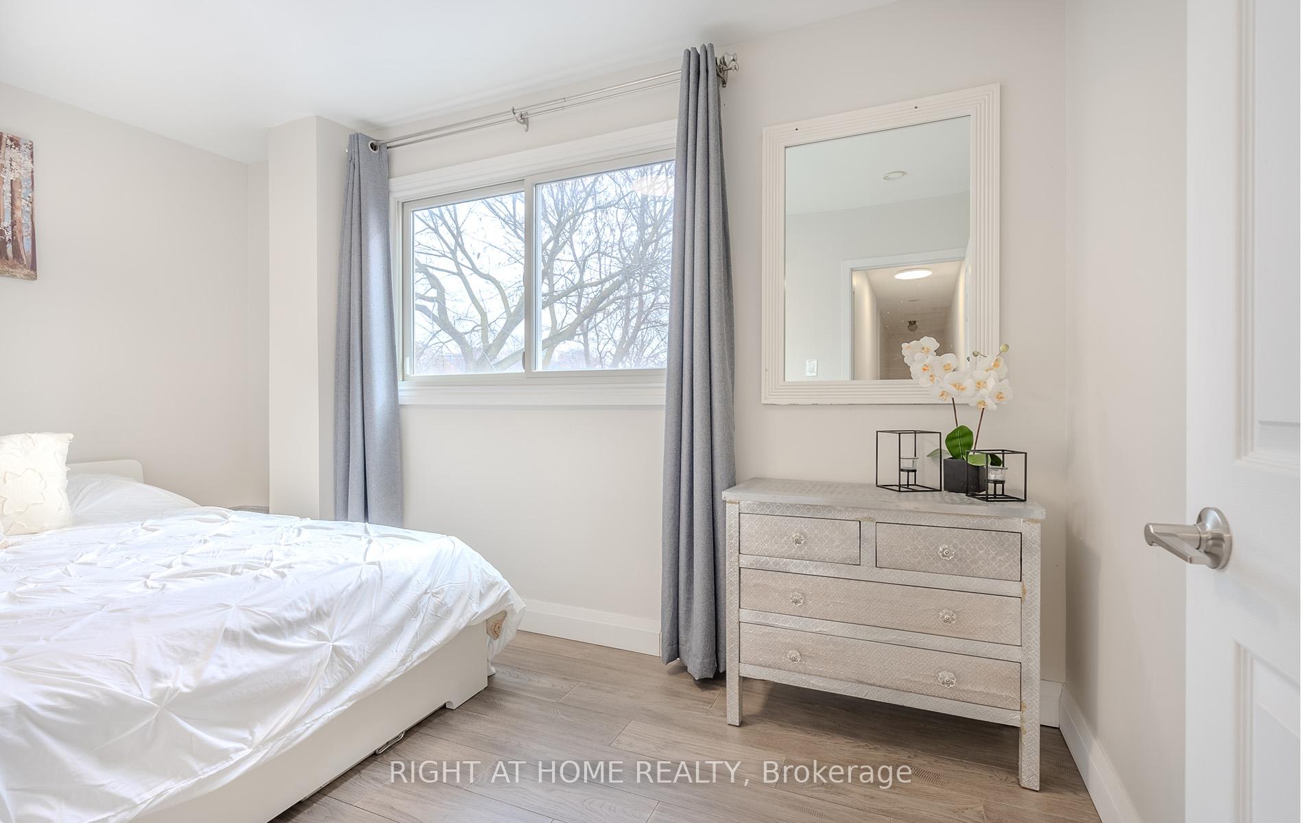 Photo 25 of 15 Hamstead Avenue, Toronto, Woodbine-Lumsden — HOMEH