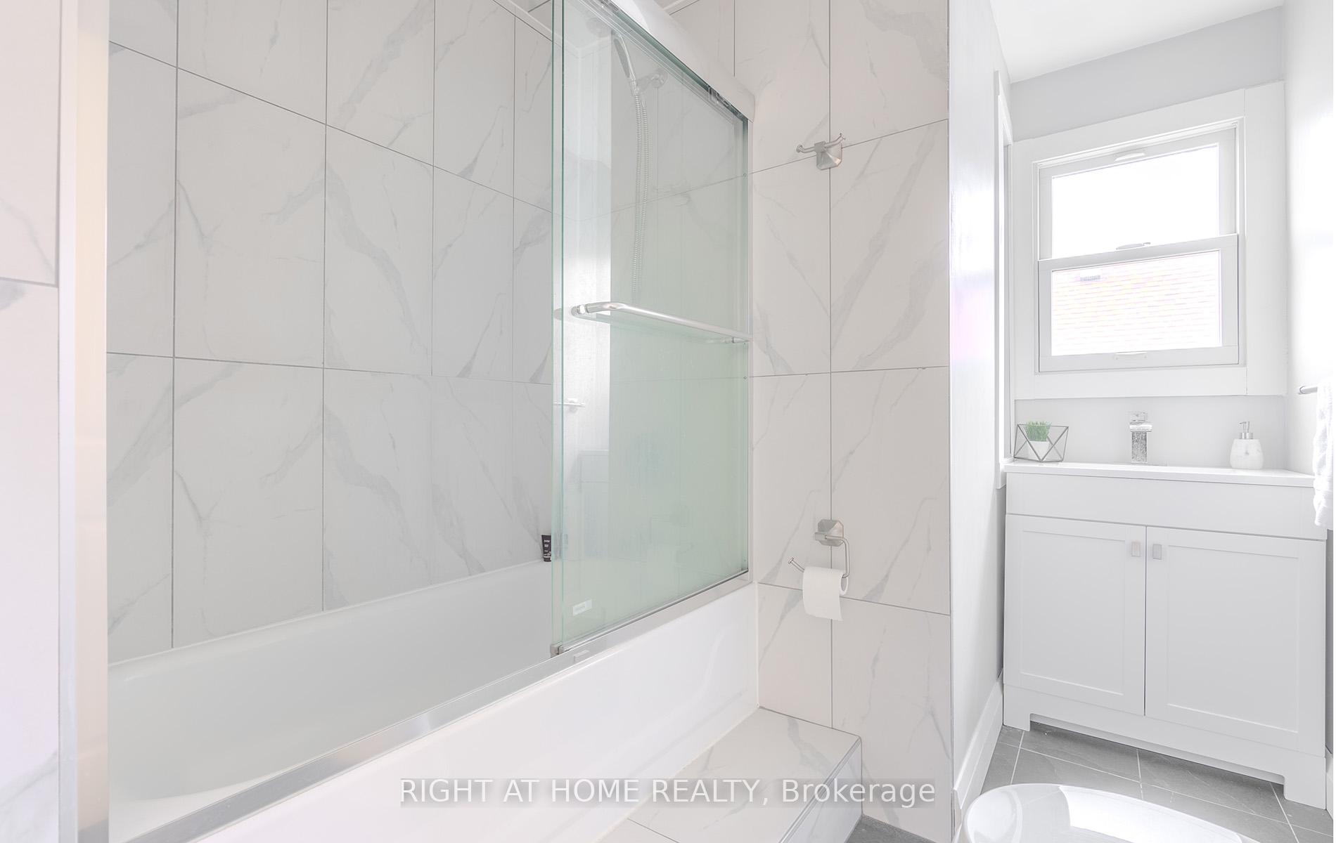 Photo 29 of 15 Hamstead Avenue, Toronto, Woodbine-Lumsden — HOMEH