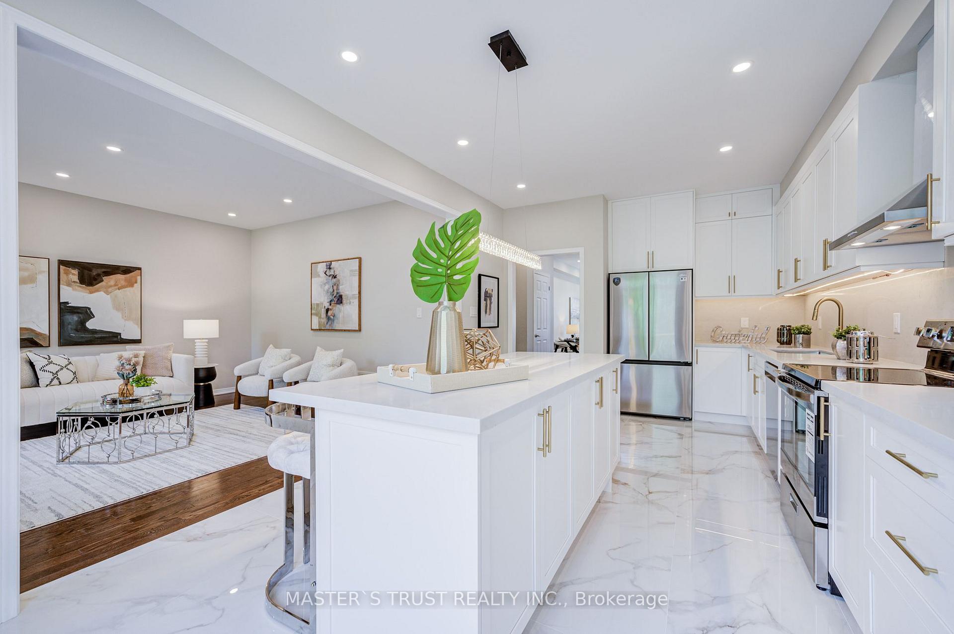 Photo 14 of 33 Levellands Crescent, Richmond Hill, Langstaff — HOMEH