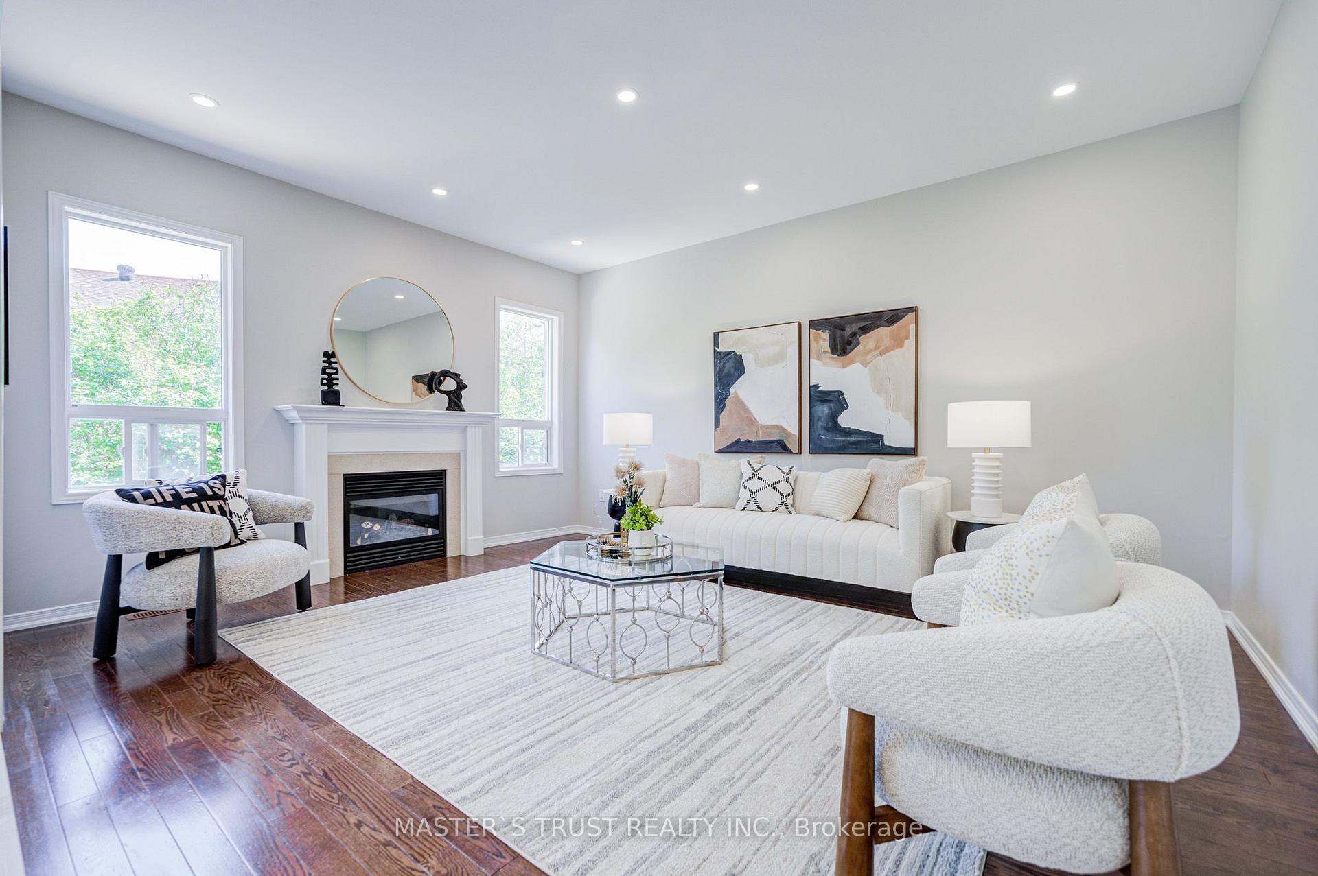 Photo 15 of 33 Levellands Crescent, Richmond Hill, Langstaff — HOMEH