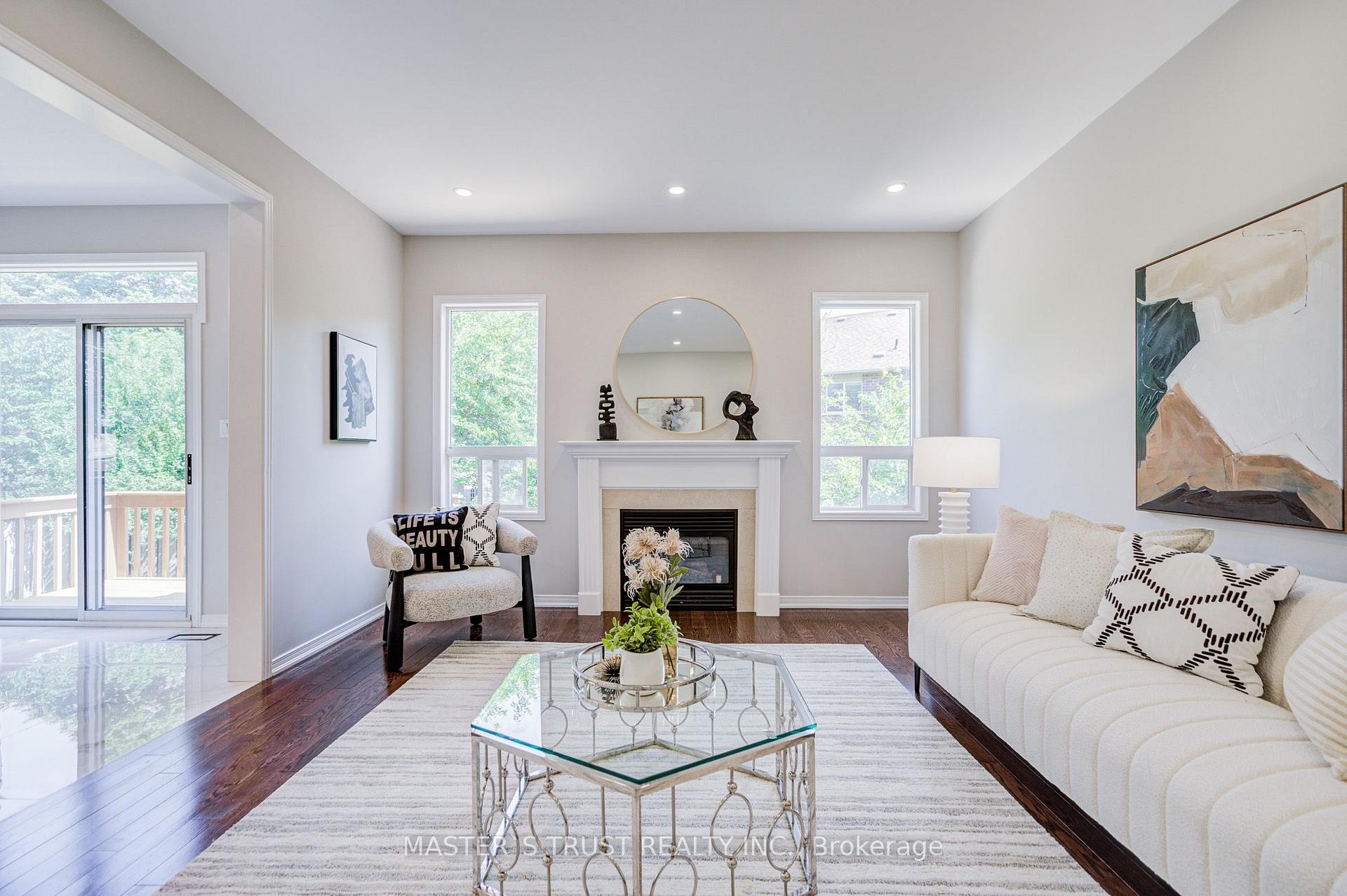 Photo 16 of 33 Levellands Crescent, Richmond Hill, Langstaff — HOMEH
