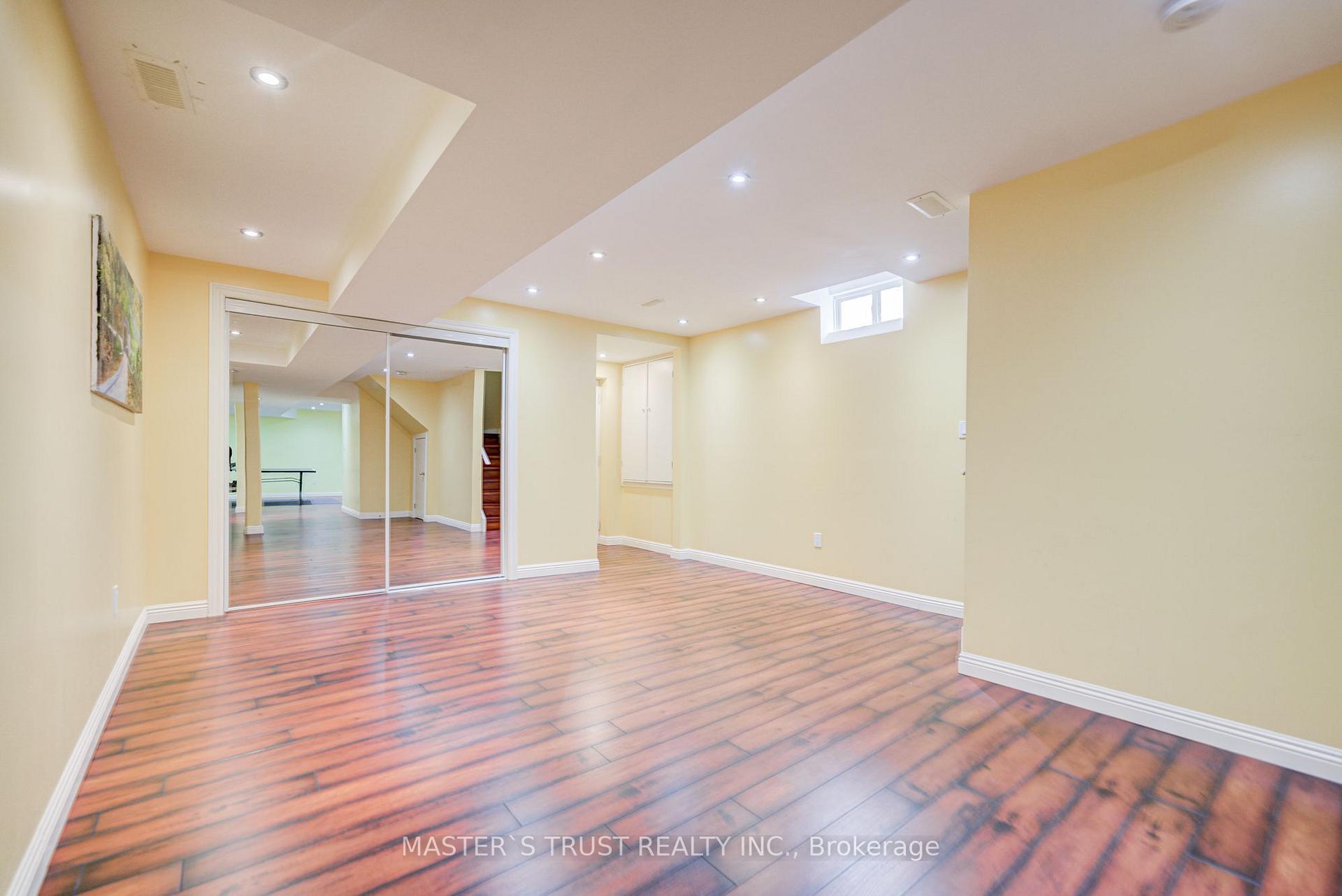Photo 34 of 33 Levellands Crescent, Richmond Hill, Langstaff — HOMEH