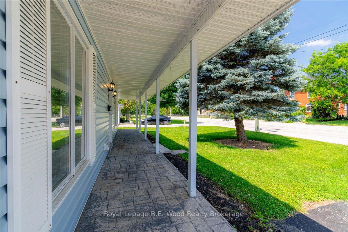 Photo 3 of 419 Main Street W, Norwich, Springford — HOMEH