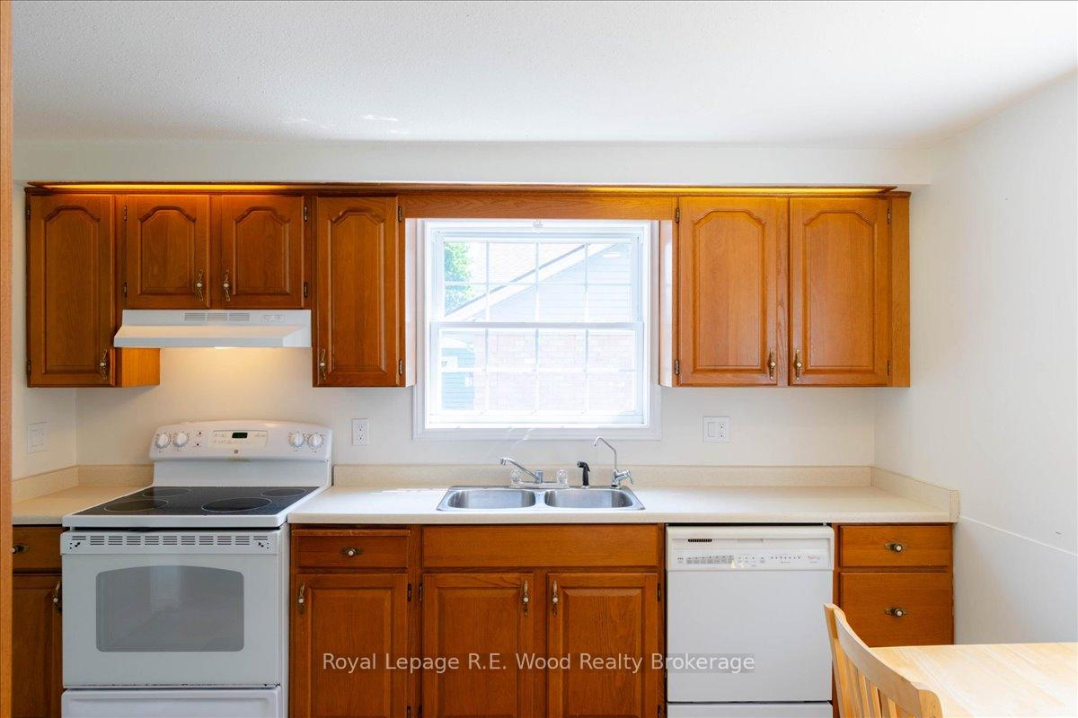 Photo 11 of 419 Main Street W, Norwich, Springford — HOMEH