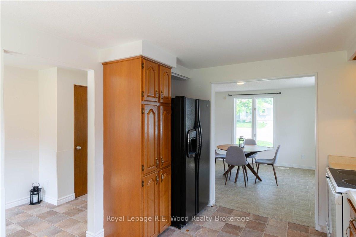 Photo 12 of 419 Main Street W, Norwich, Springford — HOMEH