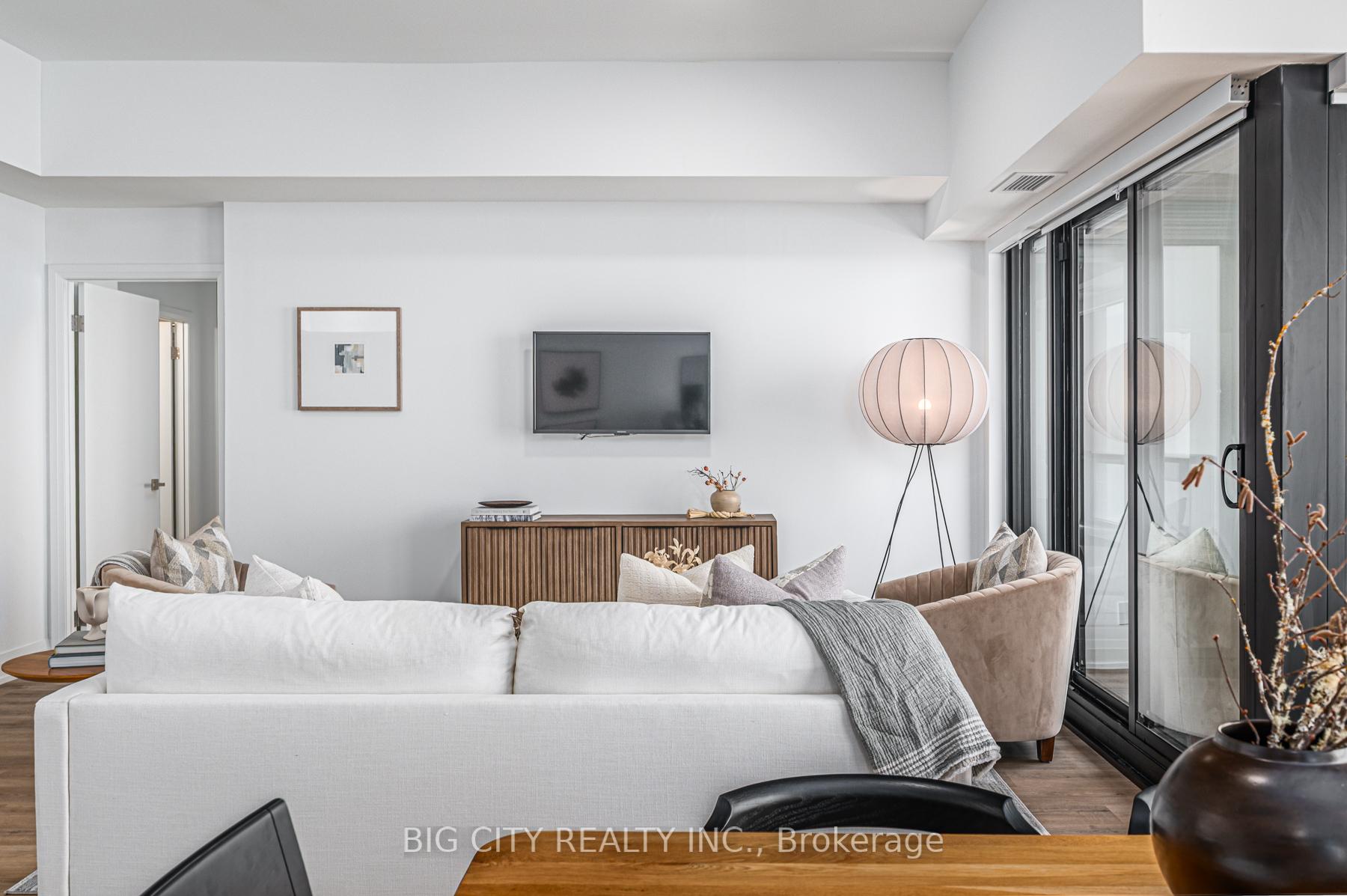 Photo 6 of Unit 315, 36 Brentcliffe Road, Toronto, Thorncliffe Park — HOMEH