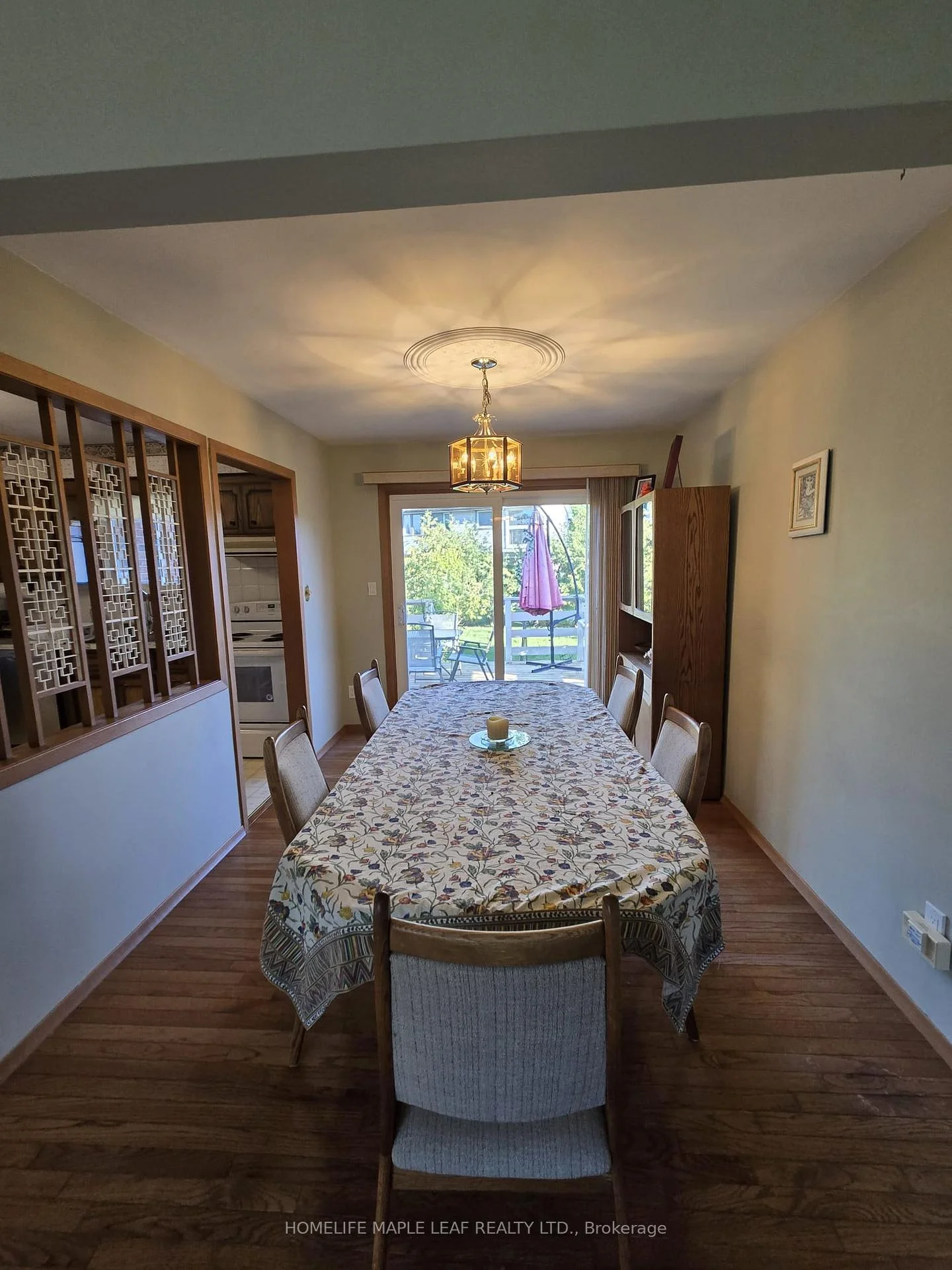 Photo 5 of 410 Lakeview Drive, Waterloo, Lakeshore Village — HOMEH