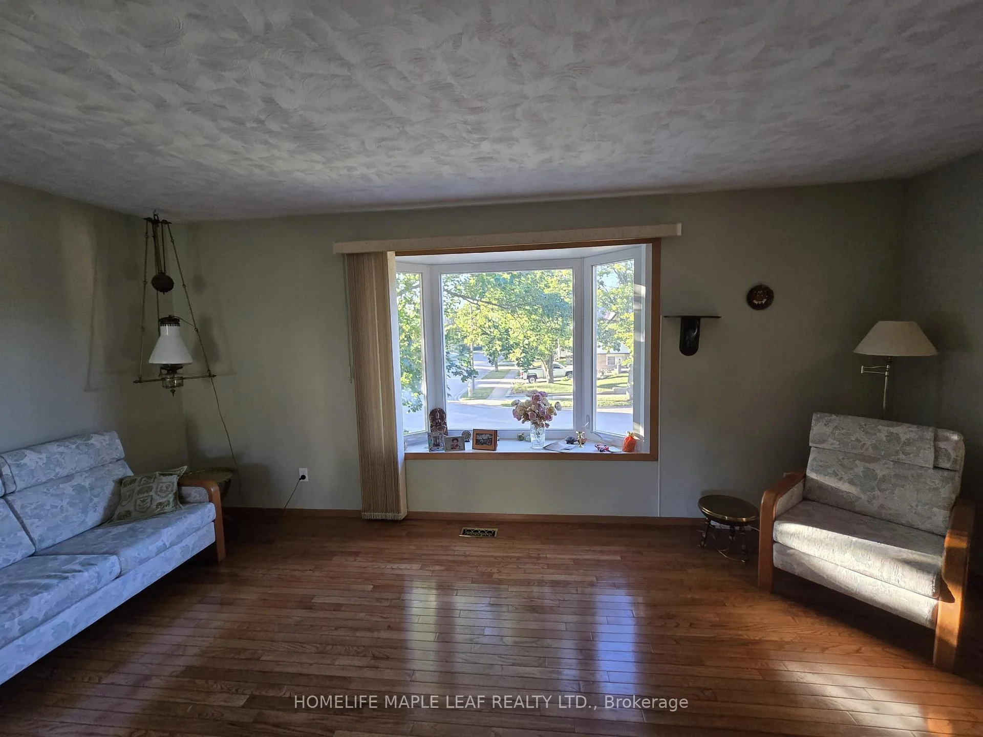 Photo 4 of 410 Lakeview Drive, Waterloo, Lakeshore Village — HOMEH