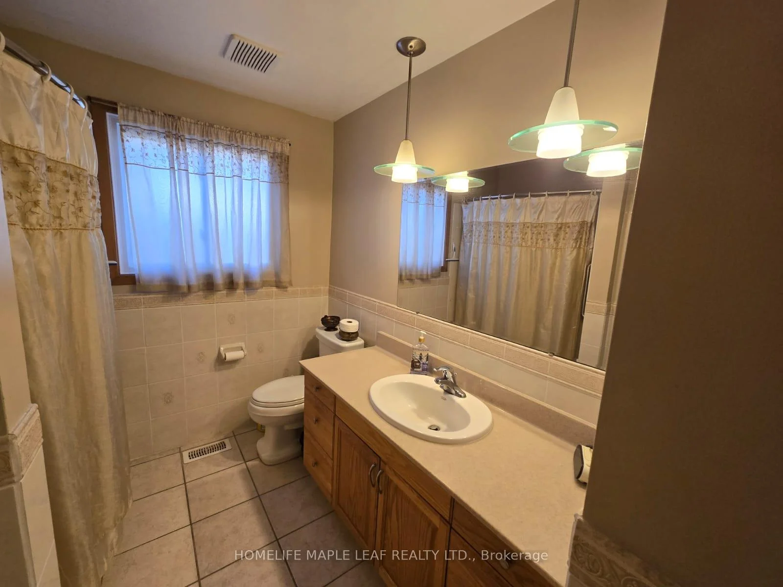 Photo 17 of 410 Lakeview Drive, Waterloo, Lakeshore Village — HOMEH