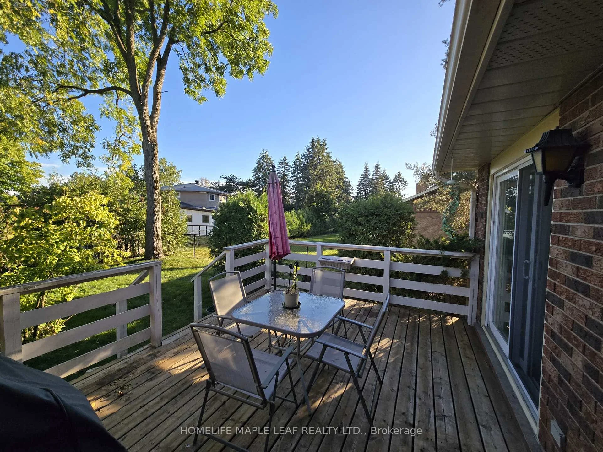 Photo 20 of 410 Lakeview Drive, Waterloo, Lakeshore Village — HOMEH