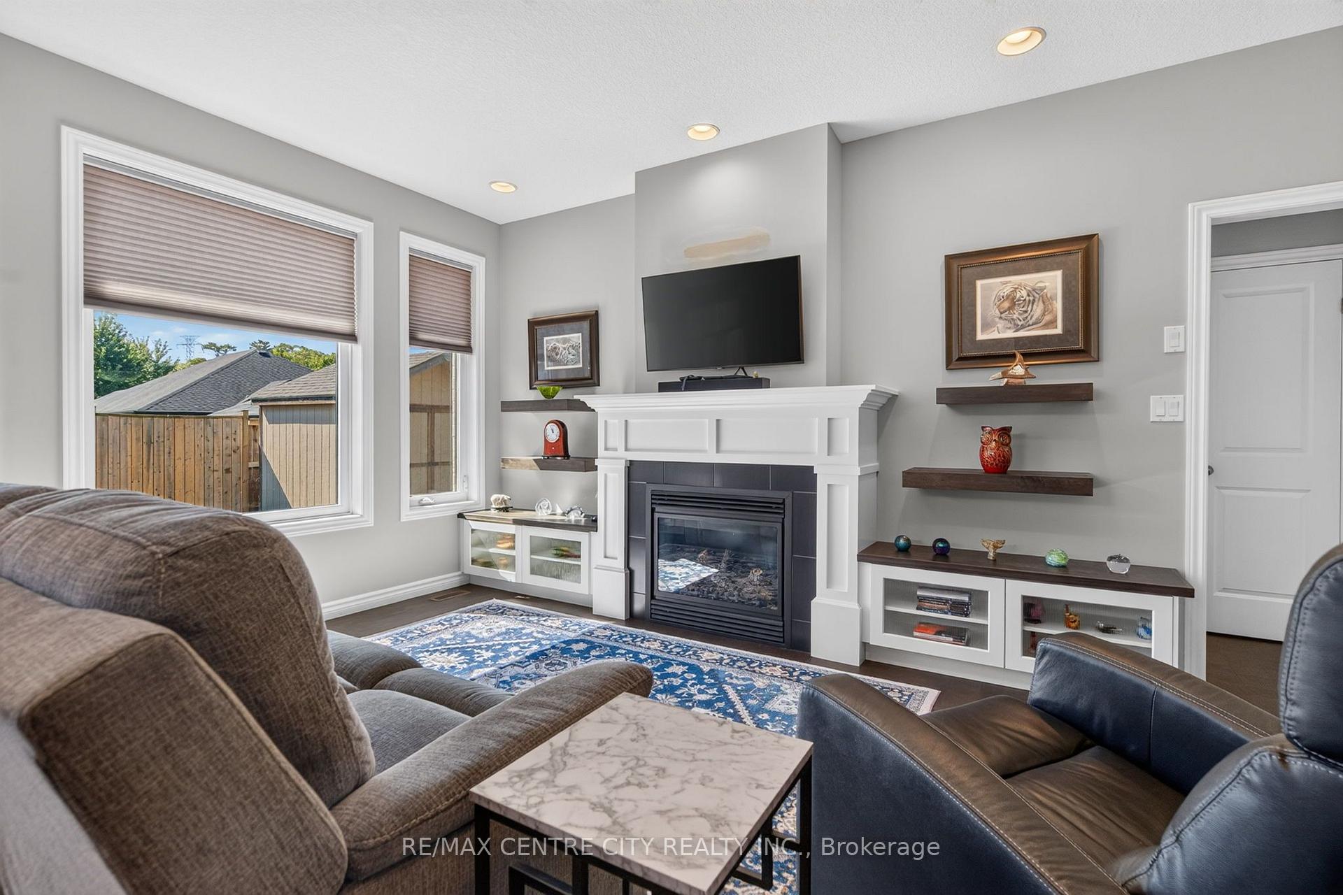Photo 4 of 108 Westlake Drive, St. Thomas — HOMEH