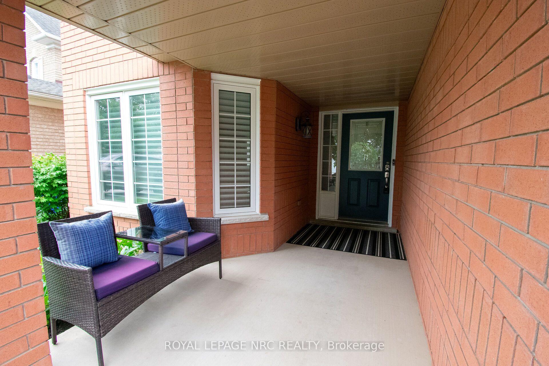 Photo 3 of 29 Farris Avenue, St. Catharines, Rykert/Vansickle — HOMEH