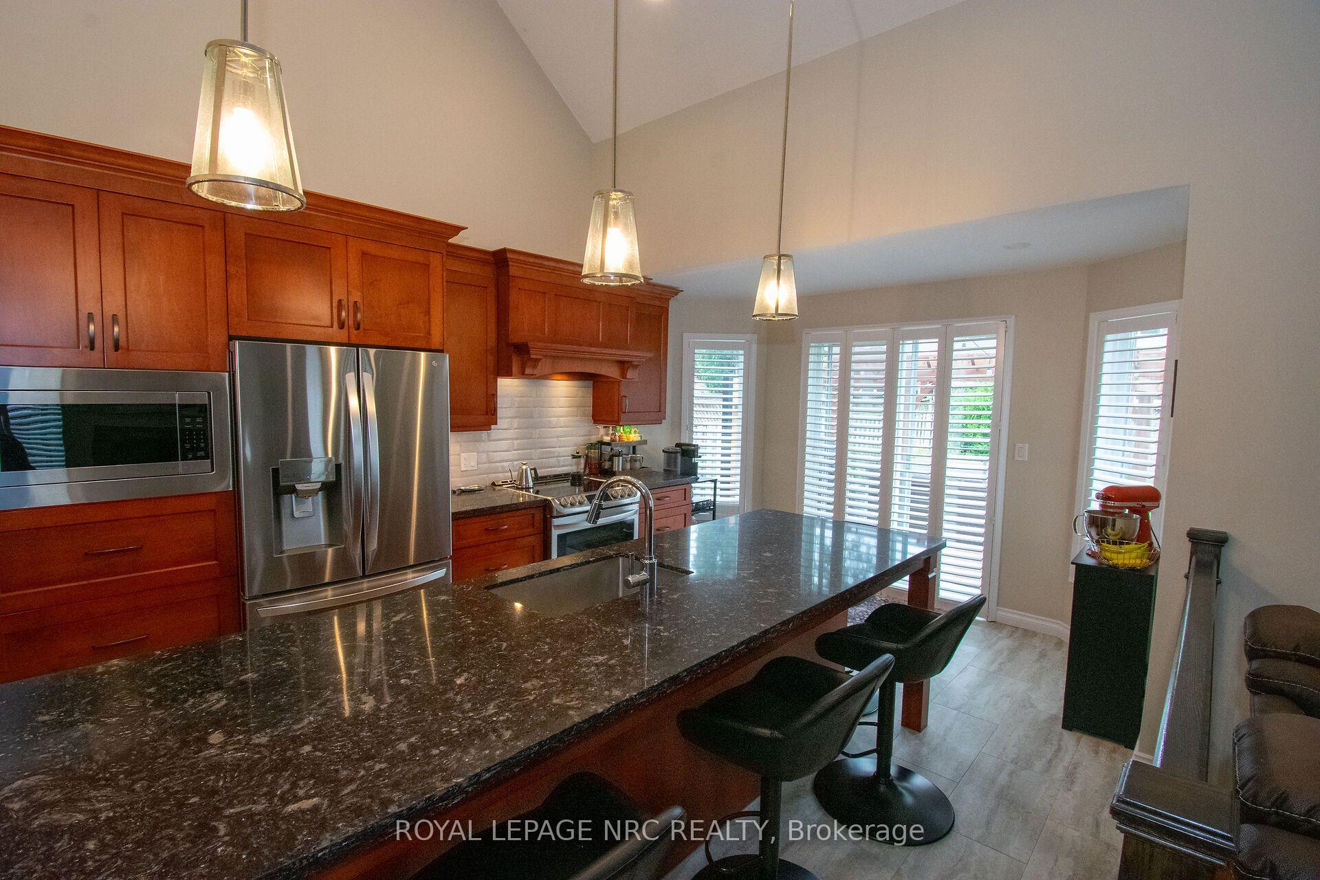 Photo 16 of 29 Farris Avenue, St. Catharines, Rykert/Vansickle — HOMEH