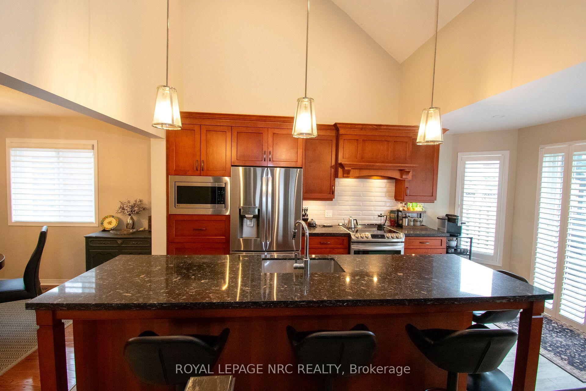 Photo 17 of 29 Farris Avenue, St. Catharines, Rykert/Vansickle — HOMEH
