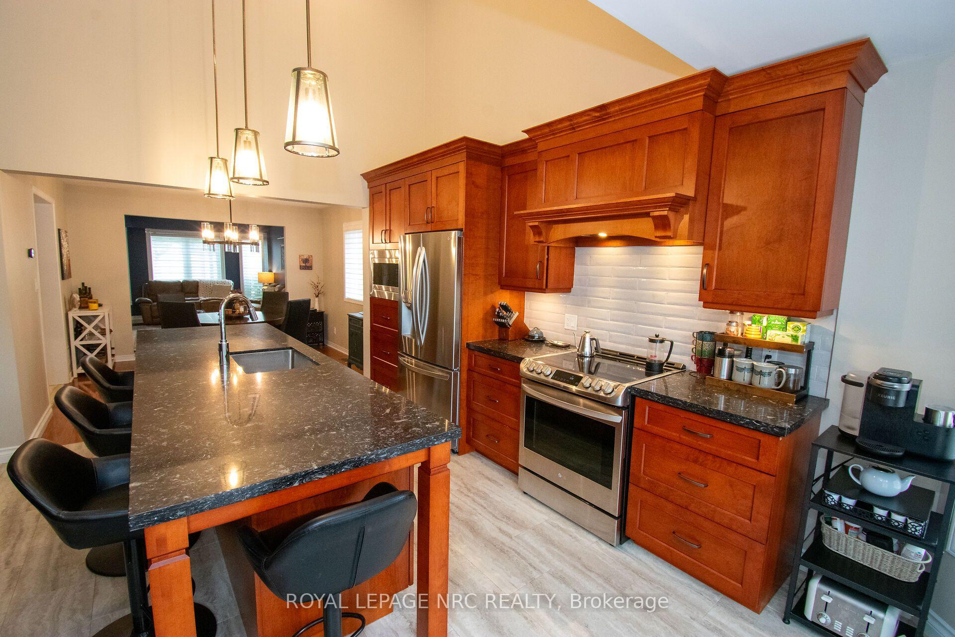 Photo 18 of 29 Farris Avenue, St. Catharines, Rykert/Vansickle — HOMEH