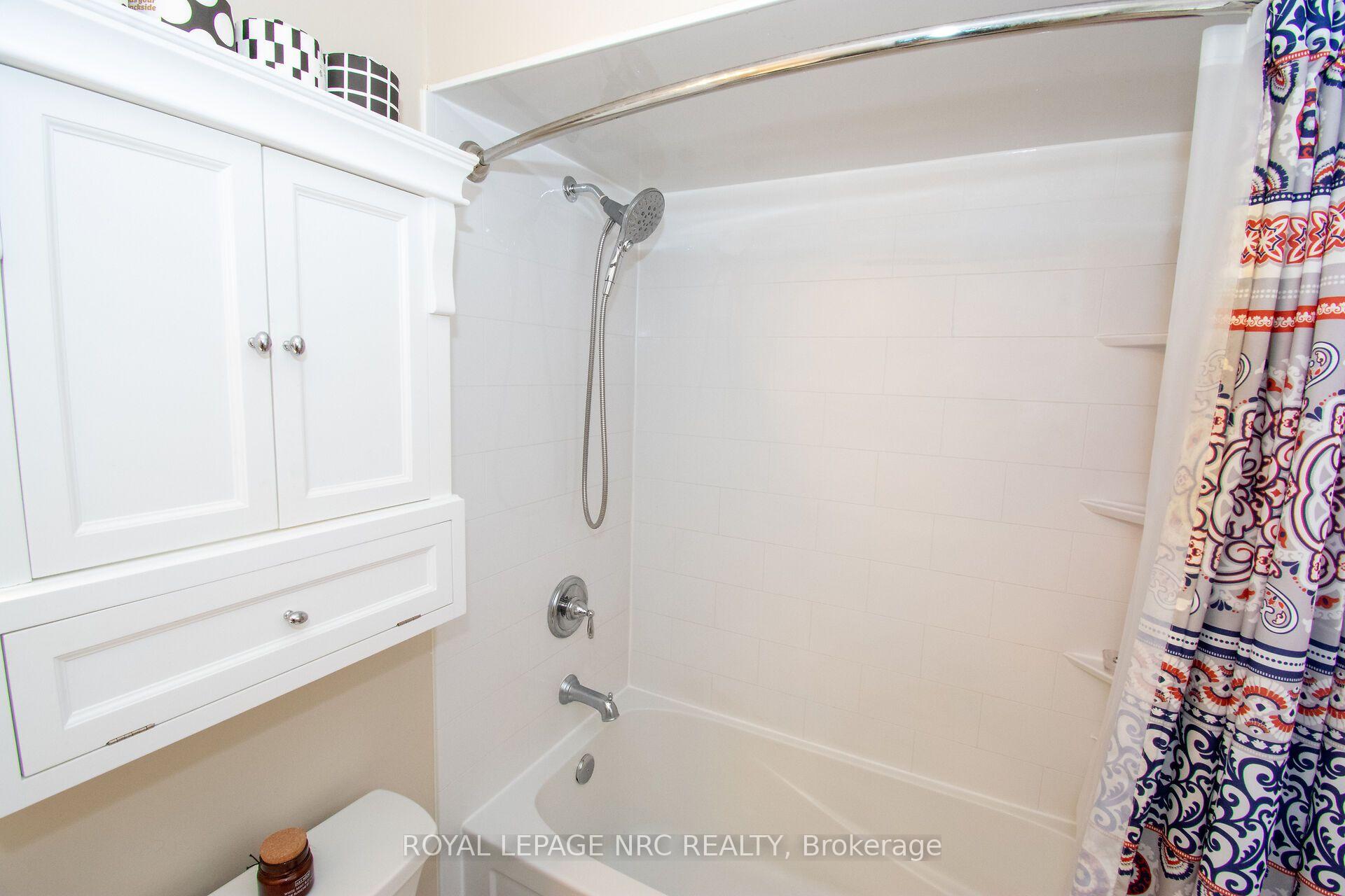 Photo 35 of 29 Farris Avenue, St. Catharines, Rykert/Vansickle — HOMEH