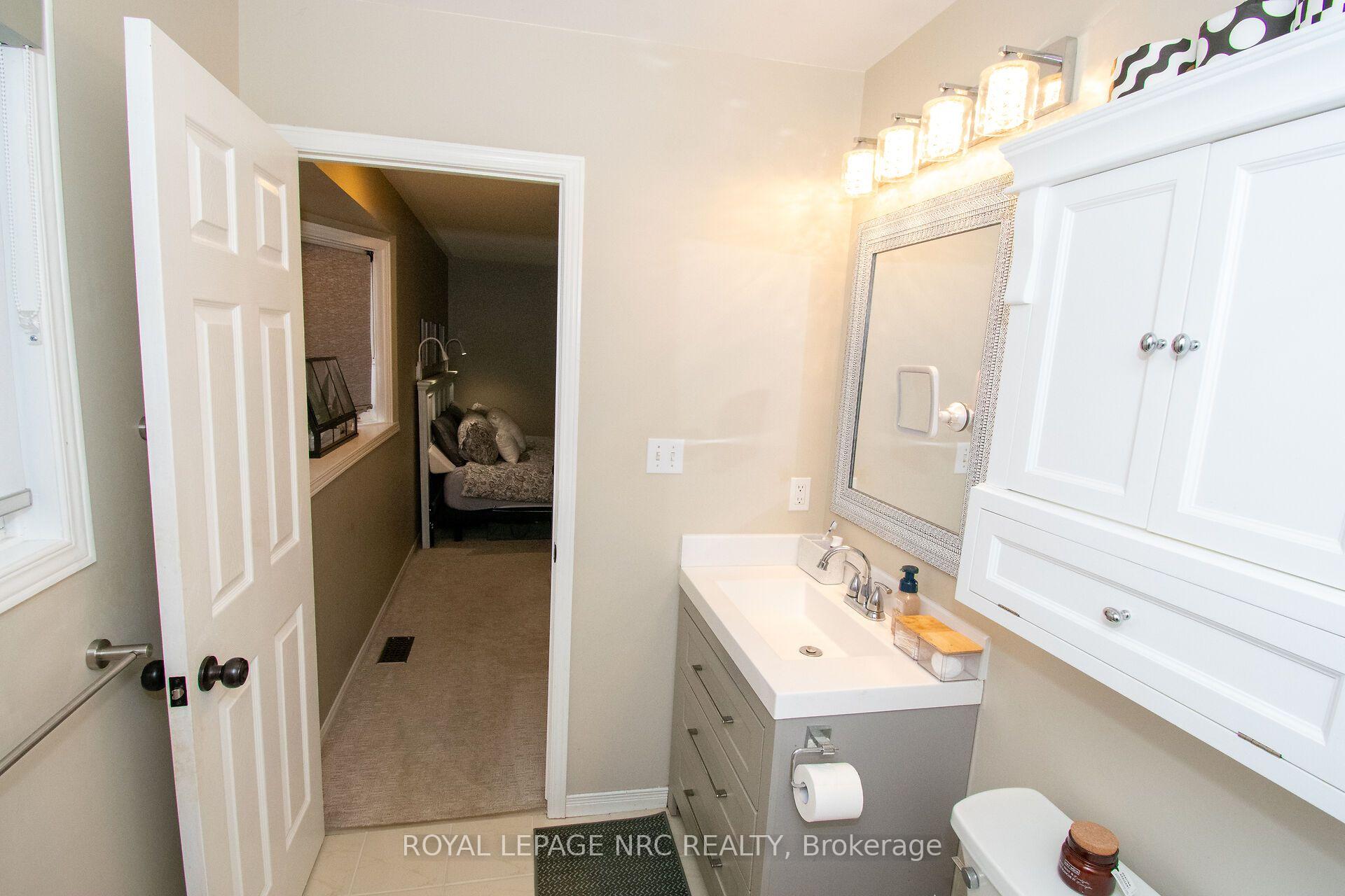 Photo 36 of 29 Farris Avenue, St. Catharines, Rykert/Vansickle — HOMEH