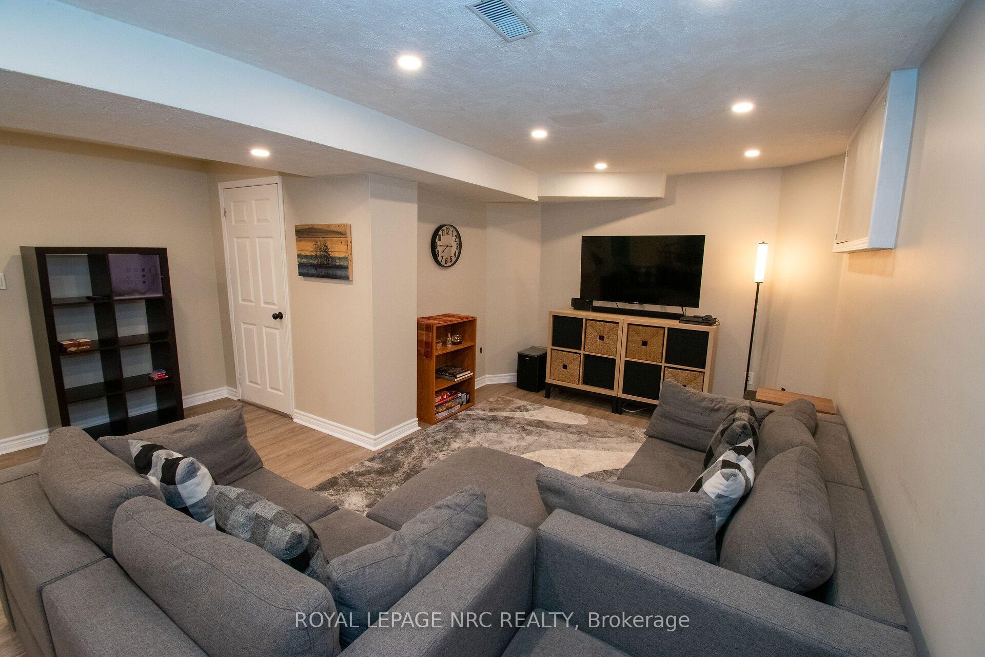 Photo 43 of 29 Farris Avenue, St. Catharines, Rykert/Vansickle — HOMEH