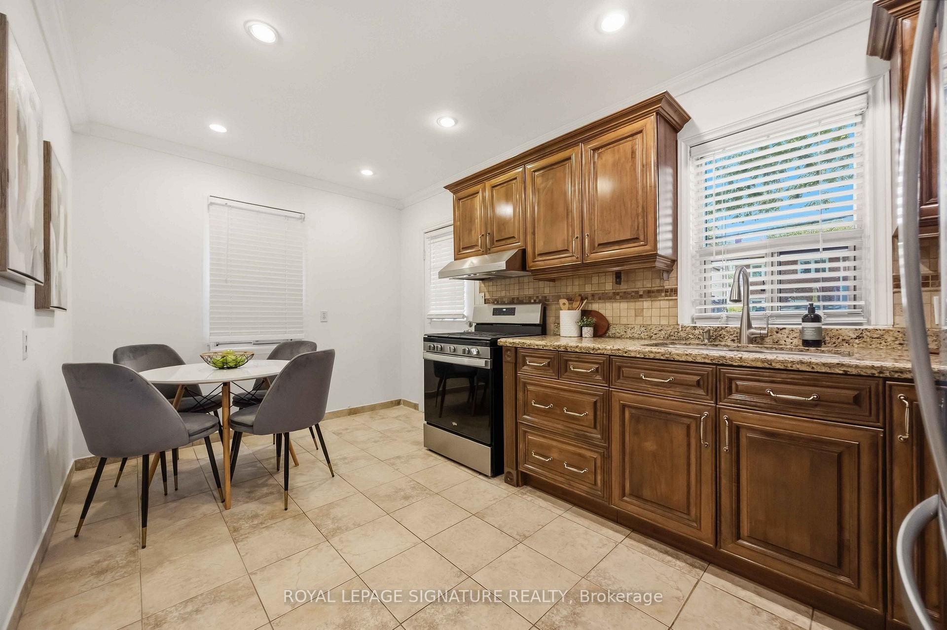 Photo 14 of 163 Bingham Avenue, Toronto, The Beaches — HOMEH