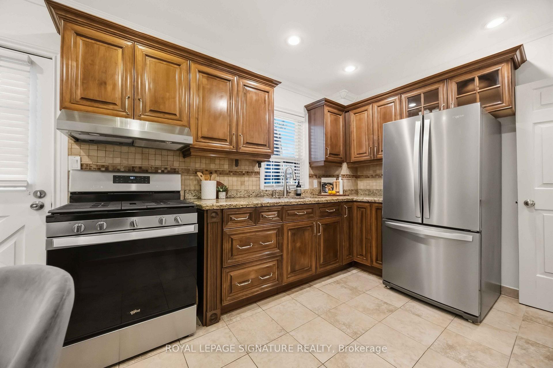 Photo 16 of 163 Bingham Avenue, Toronto, The Beaches — HOMEH