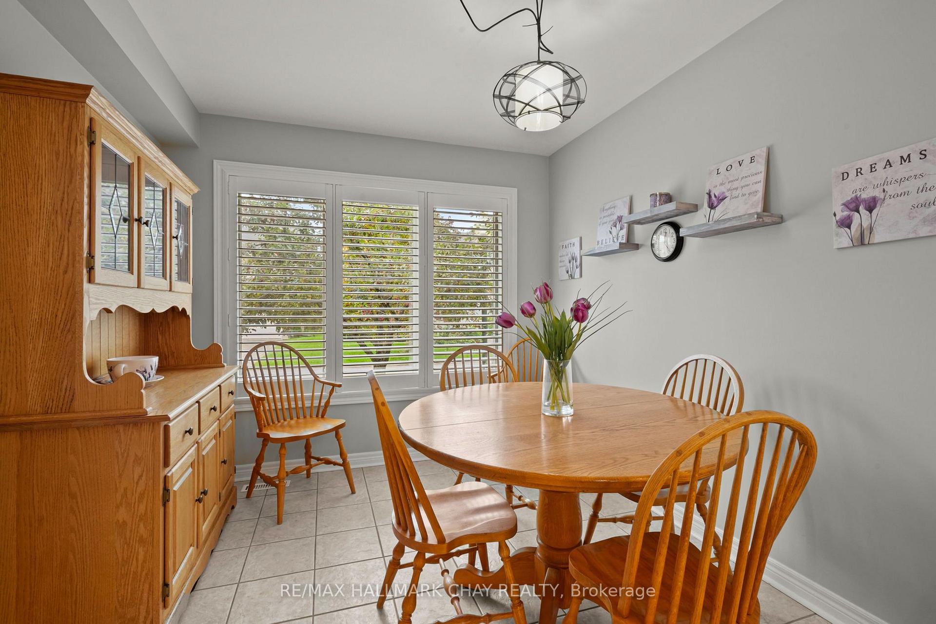 Photo 10 of Unit 2, 22 Briar Gate Way, New Tecumseth, Rural New Tecumseth — HOMEH