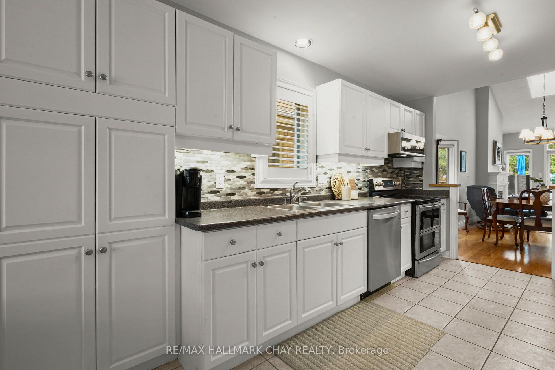 Photo 13 of Unit 2, 22 Briar Gate Way, New Tecumseth, Rural New Tecumseth — HOMEH
