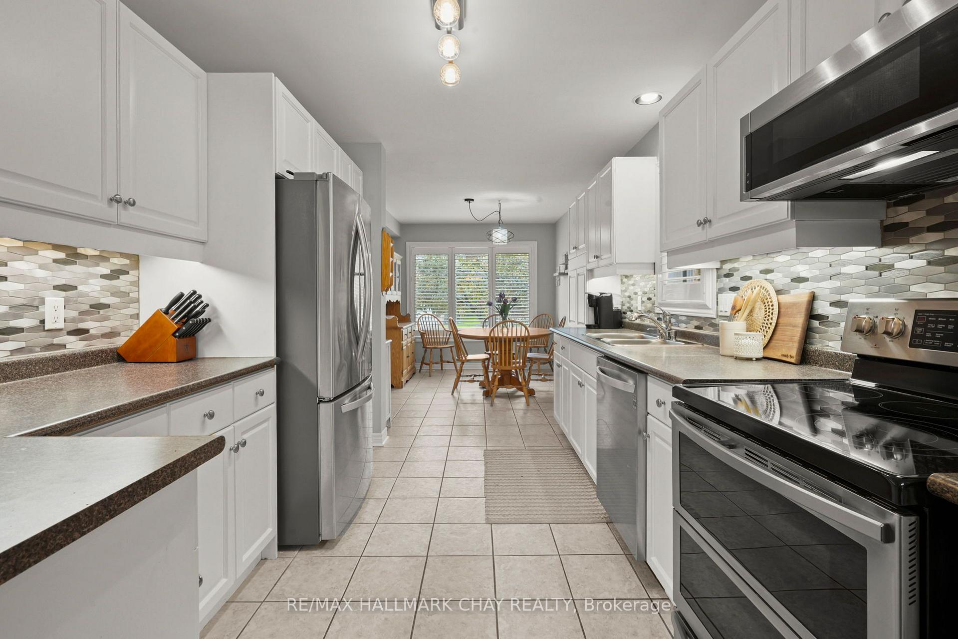 Photo 14 of Unit 2, 22 Briar Gate Way, New Tecumseth, Rural New Tecumseth — HOMEH