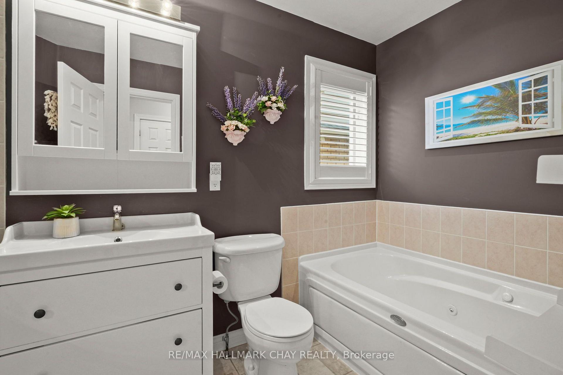 Photo 25 of Unit 2, 22 Briar Gate Way, New Tecumseth, Rural New Tecumseth — HOMEH