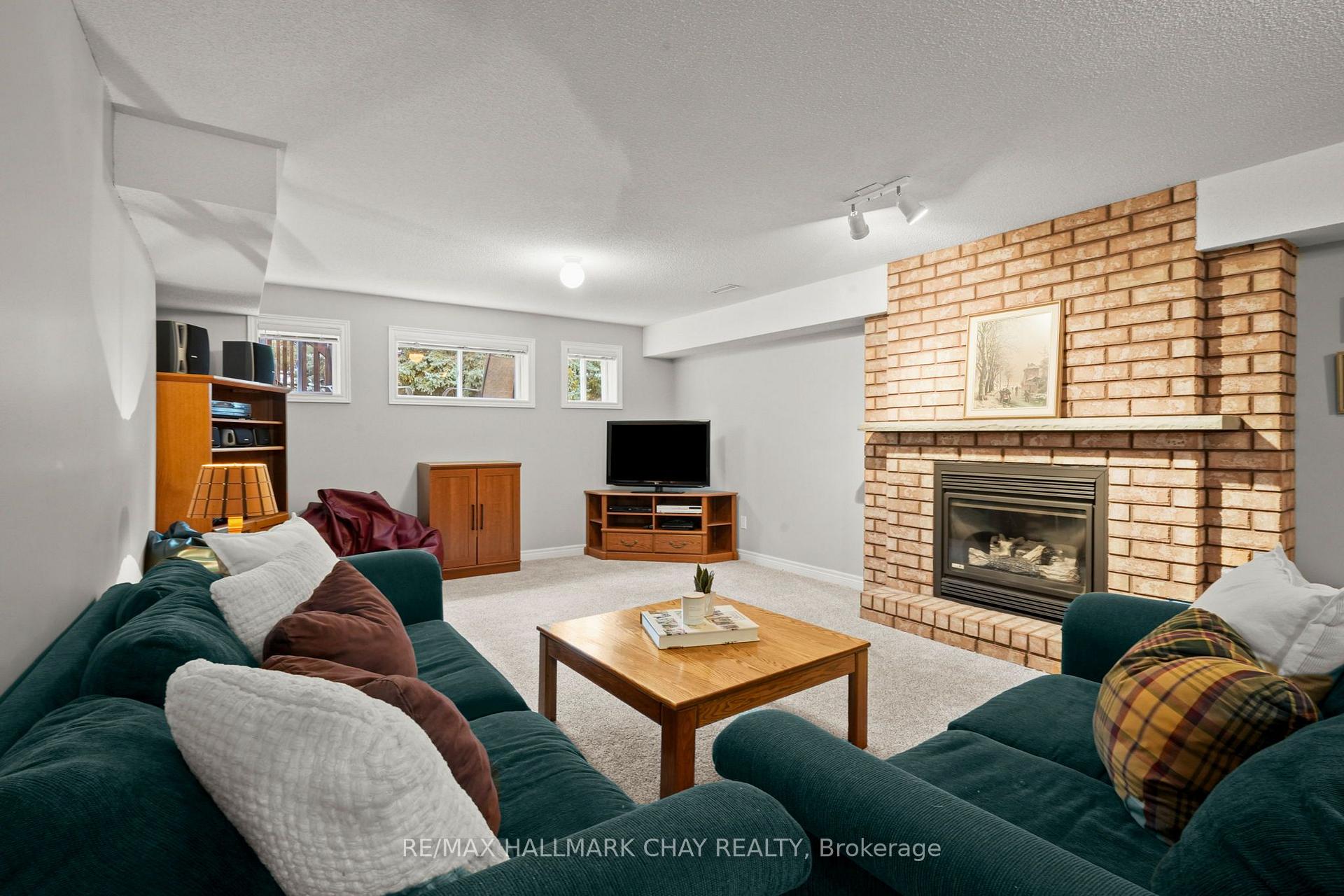 Photo 36 of Unit 2, 22 Briar Gate Way, New Tecumseth, Rural New Tecumseth — HOMEH