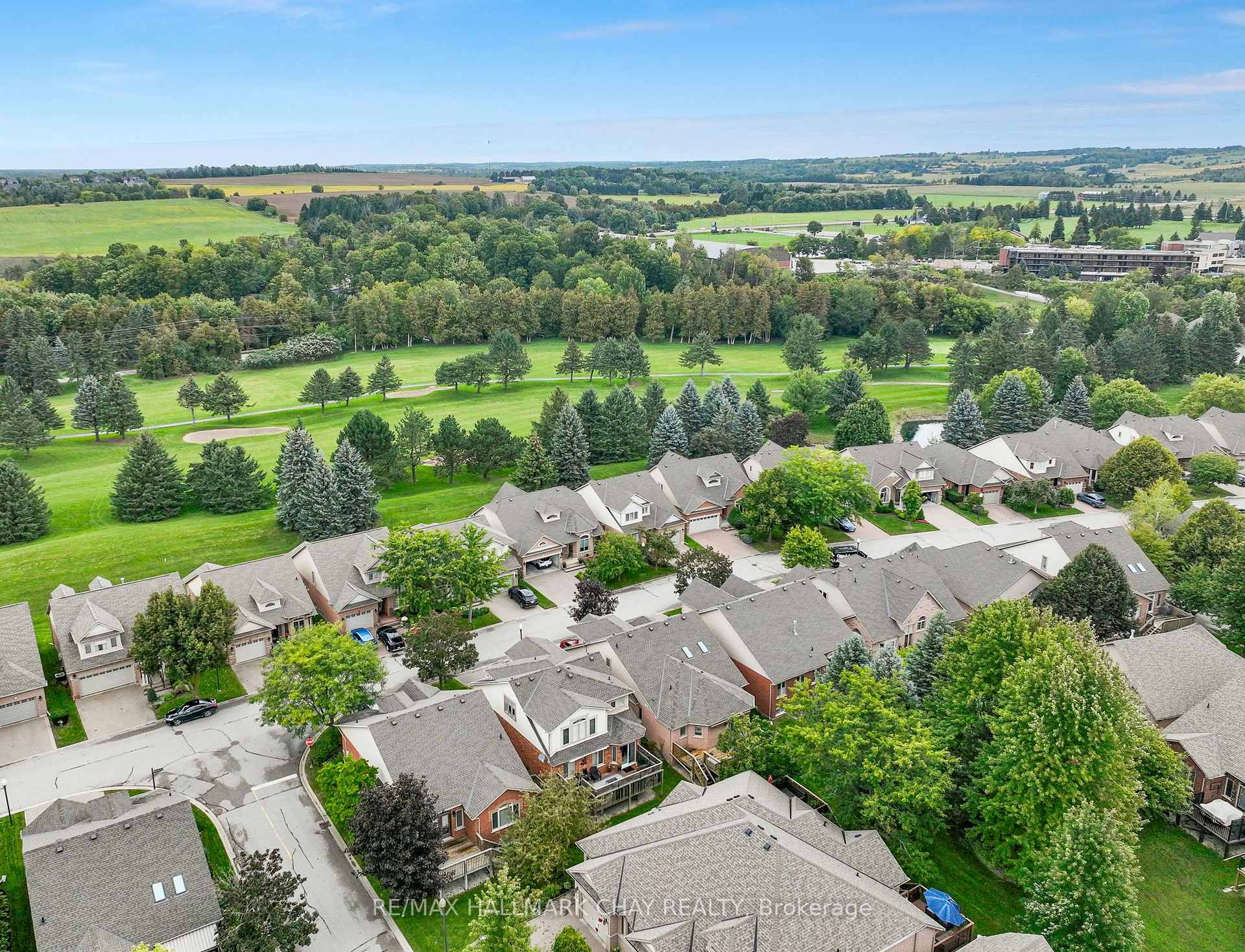Photo 44 of Unit 2, 22 Briar Gate Way, New Tecumseth, Rural New Tecumseth — HOMEH