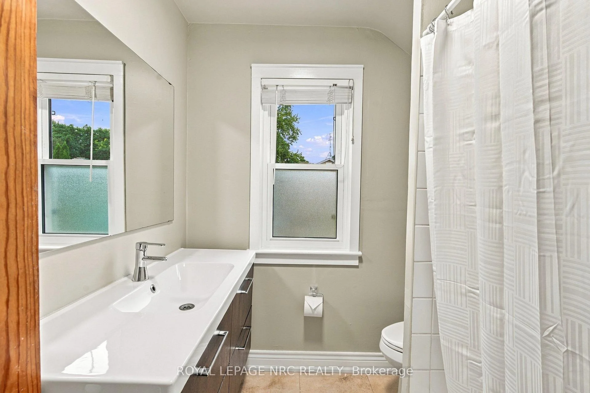 Photo 38 of 78 Henry Street, St. Catharines, Downtown — HOMEH