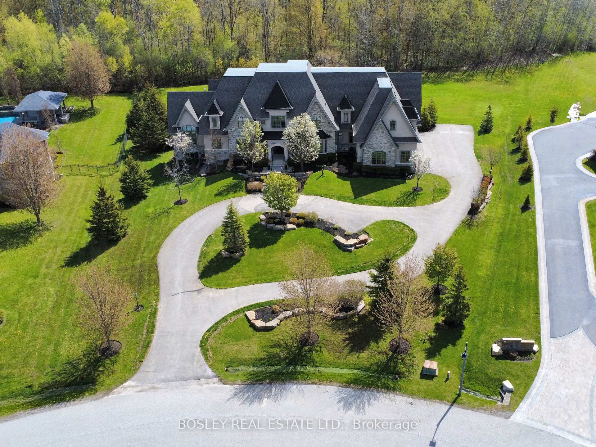 Photo of 3325 Hollywood Court