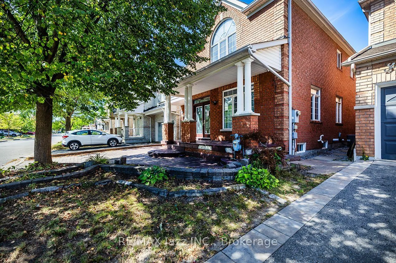 Photo 4 of 32 Dent Street, Ajax, Northwest Ajax — HOMEH