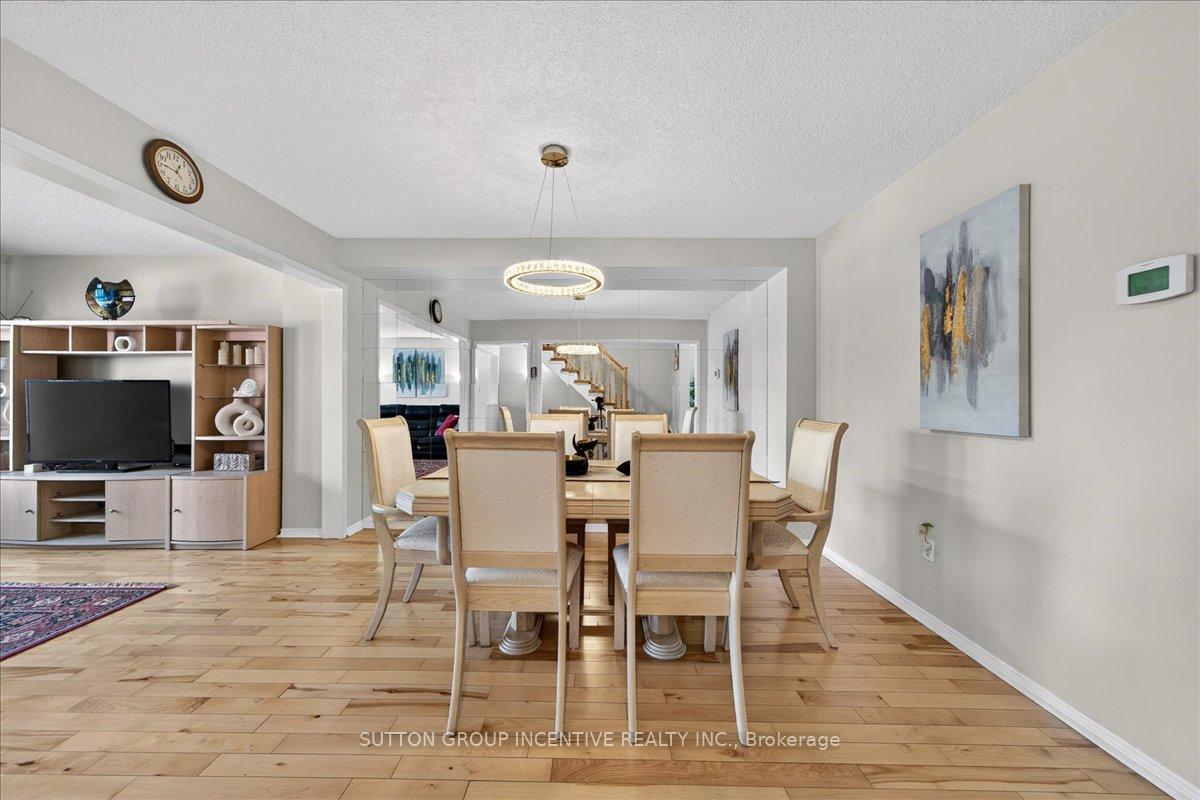 Photo 12 of 97 Yellowood Circle, Vaughan, Patterson — HOMEH