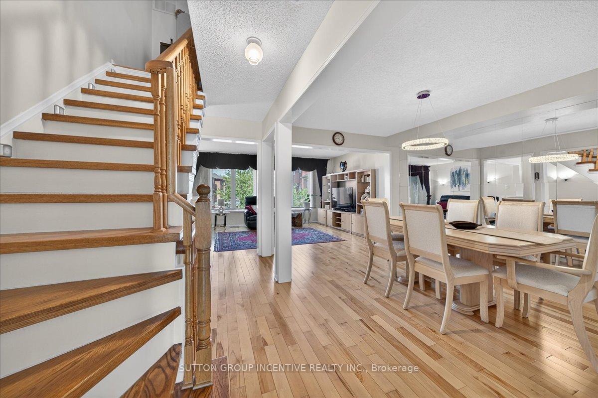 Photo 13 of 97 Yellowood Circle, Vaughan, Patterson — HOMEH