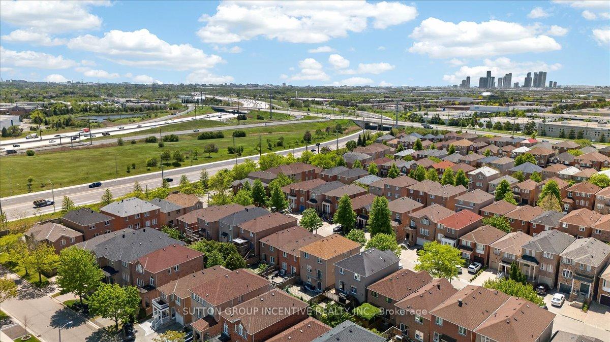 Photo 43 of 97 Yellowood Circle, Vaughan, Patterson — HOMEH