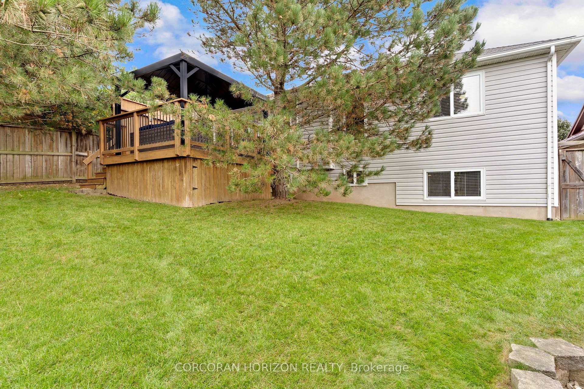 Photo 46 of 96 Endeavour Drive, Cambridge, Hespeler Village — HOMEH