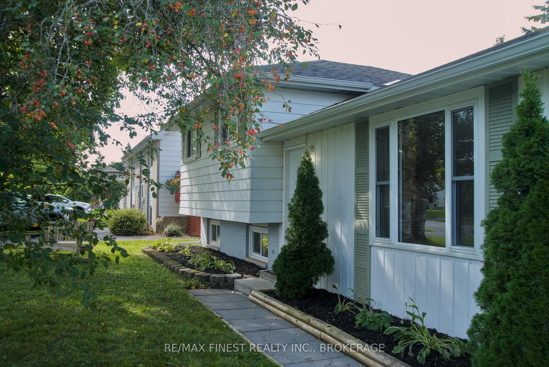 Photo 3 of 773 Clark Crescent, Kingston, South of Taylor-Kidd Blvd — HOMEH