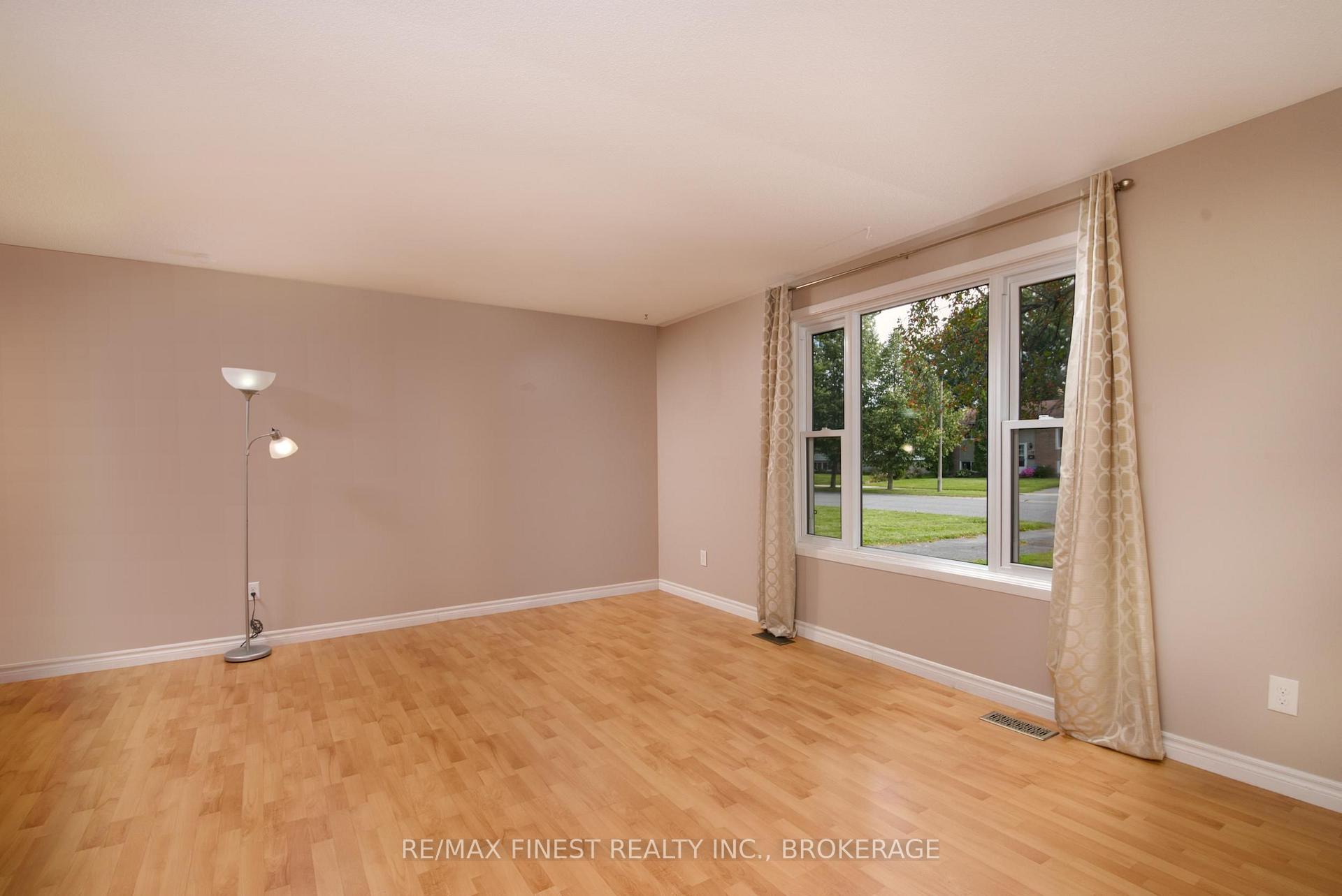 Photo 14 of 773 Clark Crescent, Kingston, South of Taylor-Kidd Blvd — HOMEH