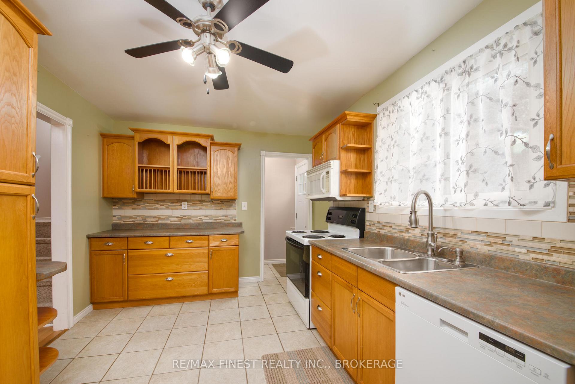 Photo 19 of 773 Clark Crescent, Kingston, South of Taylor-Kidd Blvd — HOMEH