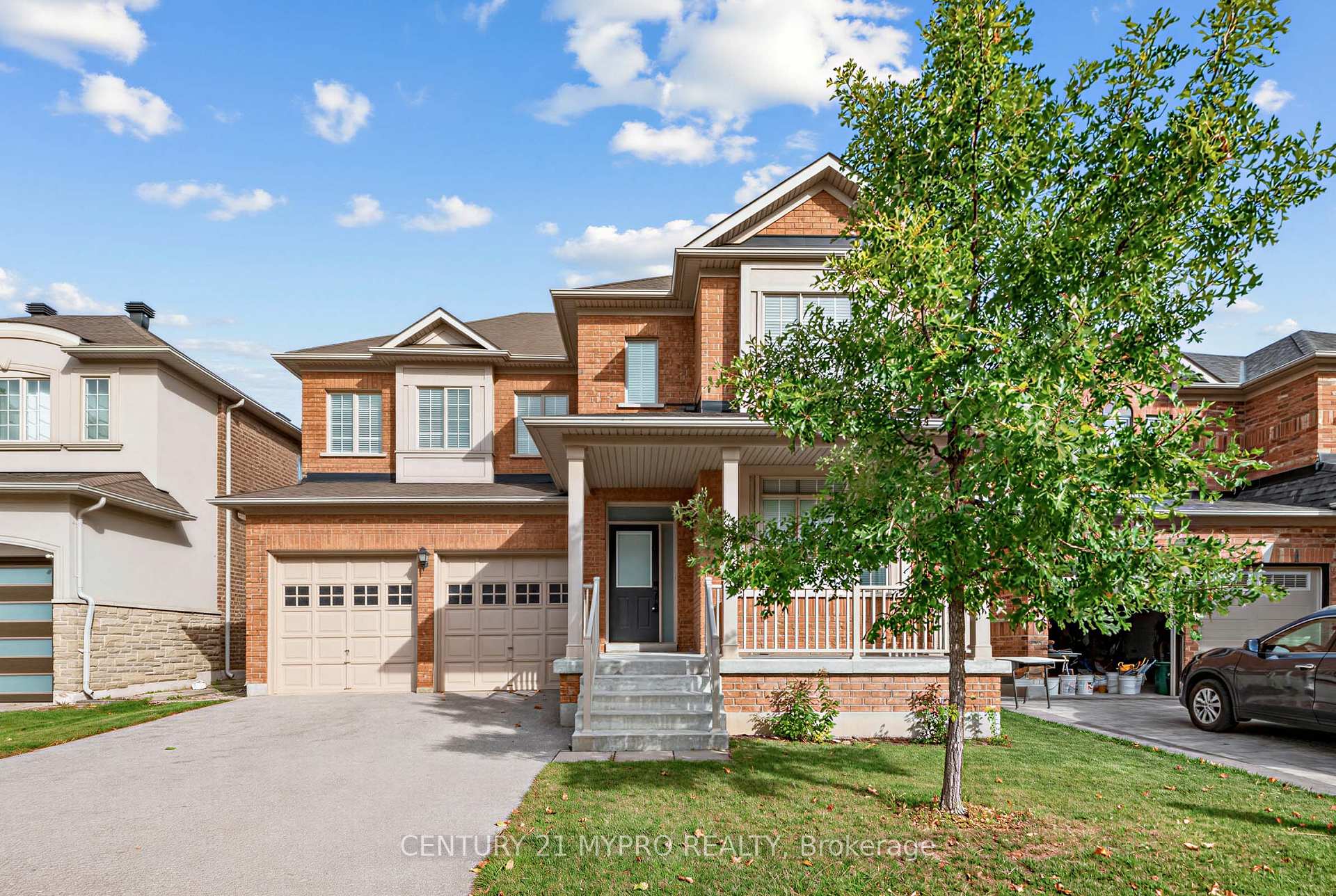 Photo 2 of 250 Summeridge Drive, Vaughan, Patterson — HOMEH
